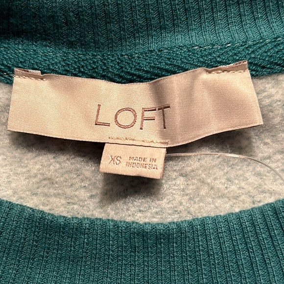 Loft puffy shoulder soft thick warm feminine sweatshirt upgraded casual - Picture 2 of 6